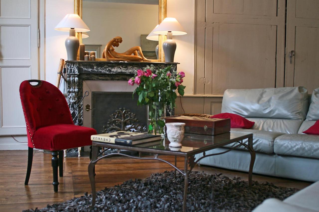 Le Tabellion Bed and Breakfast Noyers-sur-Serein Exteriör bild