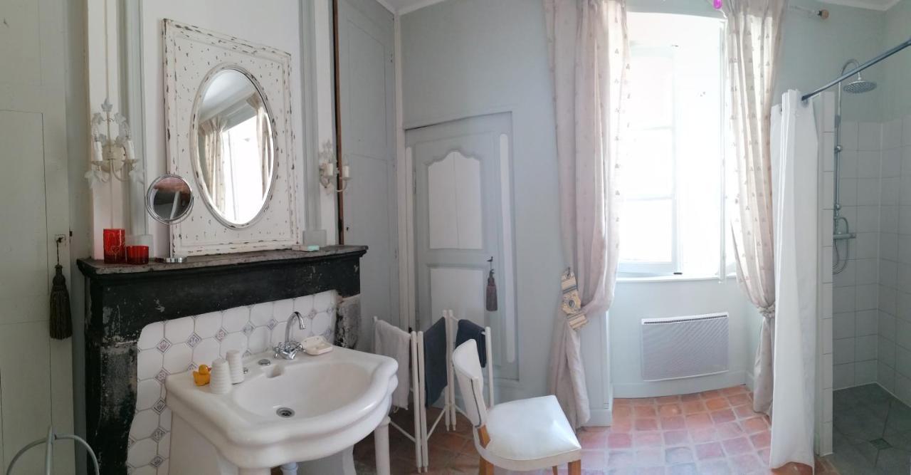 Le Tabellion Bed and Breakfast Noyers-sur-Serein Exteriör bild